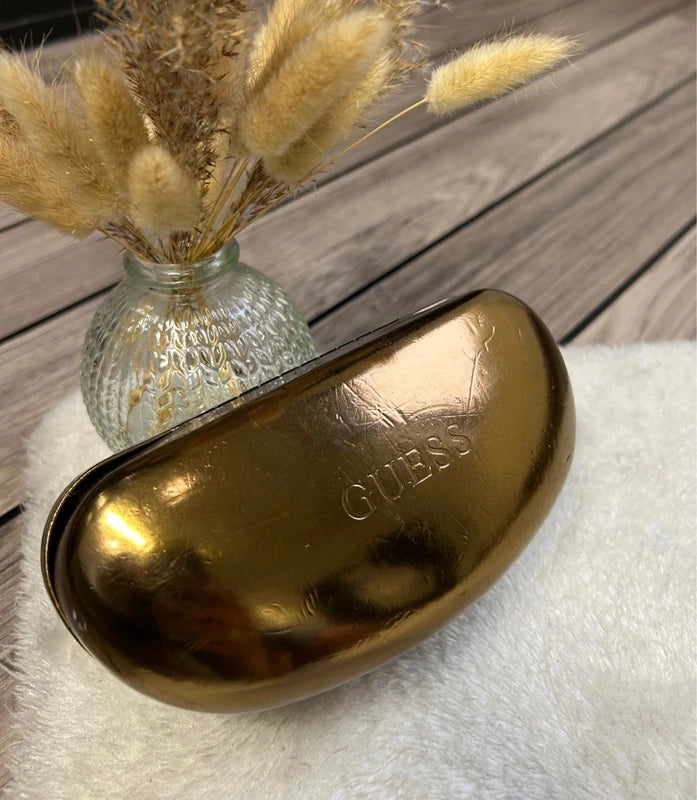 ๐ Guess Zonnebril โ GU7135 (Bruin/Tortoise)