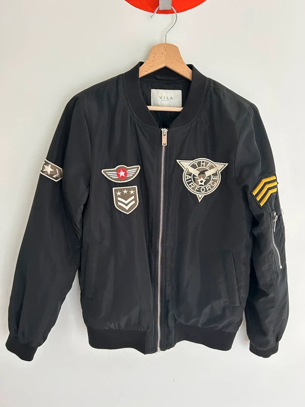 VILA bomberjack – army style (maat S, zwart met patches)