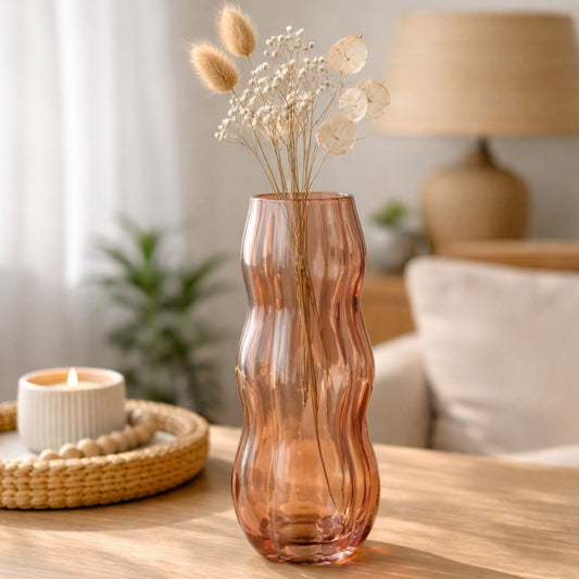 ✨ Golvende glazen vaas – warm amberkleurig glas