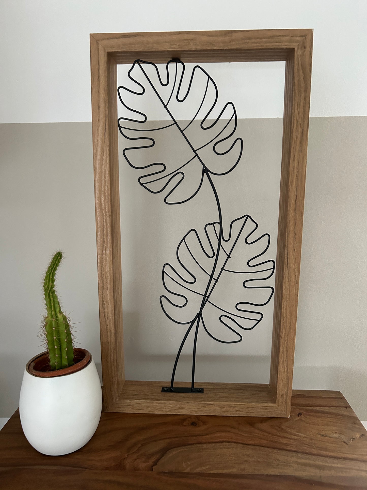 Wanddecoratie met monstera – hout & zwart metaal | Scandi / boho