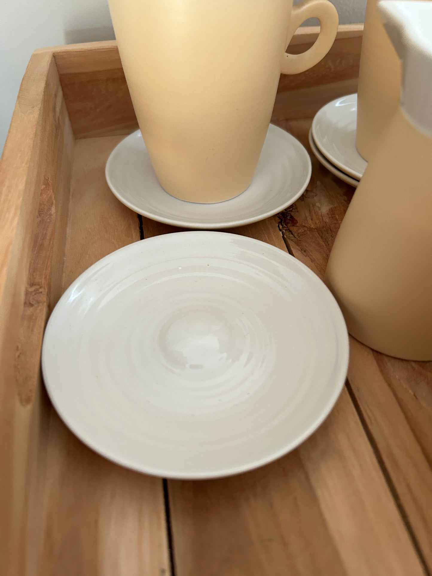 Handgemaakte keramieken koffieset – Jacqmotte | 7 kopjes, schotels & melkkan